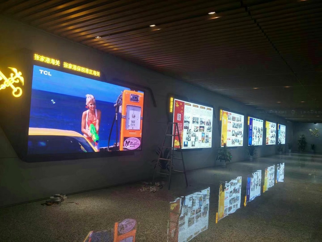 張家港海關(guān)新辦公樓6塊P2.5顯示屏完美點(diǎn)亮！